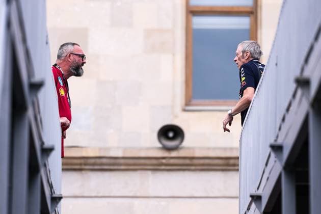 F1 - AZERBAIJAN GRAND PRIX 2025 Callo Albanese, Ferrari photographer and Mark Thompson of Red Bull Racing during the 2025 Formula 1 Qatar Airways Azerbaijan Grand Prix, 17th round of the 2025 FIA Formula One World Championship, WM, Weltmeisterschaft from September 19 to 21, 2025 on the Baku City Circuit, in Baku, Azerbaijan - BakuAzerbaijan  Copyright: xEricxAlonsox