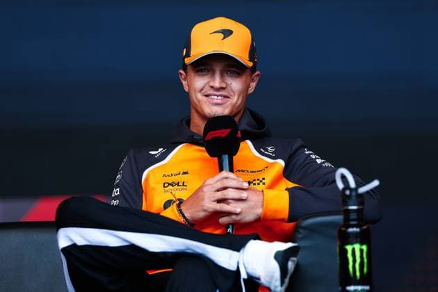 F1 - AZERBAIJAN GRAND PRIX 2025 NORRIS Lando (gbr), McLaren F1 Team MCL39, portrait during the 2025 Formula 1 Qatar Airways Azerbaijan Grand Prix, 17th round of the 2025 FIA Formula One World Championship, WM, Weltmeisterschaft from September 19 to 21, 2025 on the Baku City Circuit, in Baku, Azerbaijan - BakuAzerbaijan  Copyright: xEricxAlonsox