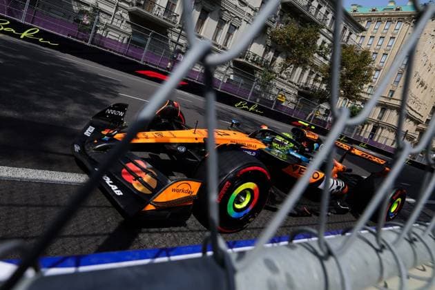 F1 - AZERBAIJAN GRAND PRIX 2025 Âß04 NORRIS Lando (gbr), McLaren F1 Team MCL39, action during the 2025 Formula 1 Qatar Airways Azerbaijan Grand Prix, 17th round of the 2025 FIA Formula One World Championship, WM, Weltmeisterschaft from September 19 to 21, 2025 on the Baku City Circuit, in Baku, Azerbaijan -  Copyright: xFLORENTxGOODENx