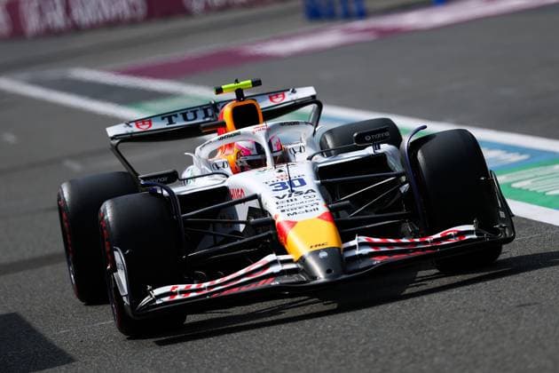 F1 - AZERBAIJAN GRAND PRIX 2025 30 LAWSON Liam (nzl), Visa Cash App RB F1 Team VCARB02, action during the 2025 Formula 1 Qatar Airways Azerbaijan Grand Prix, 17th round of the 2025 FIA Formula One World Championship, WM, Weltmeisterschaft from September 19 to 21, 2025 on the Baku City Circuit, in Baku, Azerbaijan - BakuAzerbaijan  Copyright: xEricxAlonsox