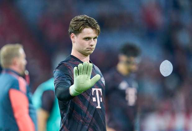 Jonas Urbig goalkeeper of FC Bayern München geste in the League Phase Matchday 1 match FC BAYERN MUENCHEN - CHELSEA FC of football UEFA Champions League 2025 26 in Allianz Arena Munich, Sept 17, 2025 , FCB, München
