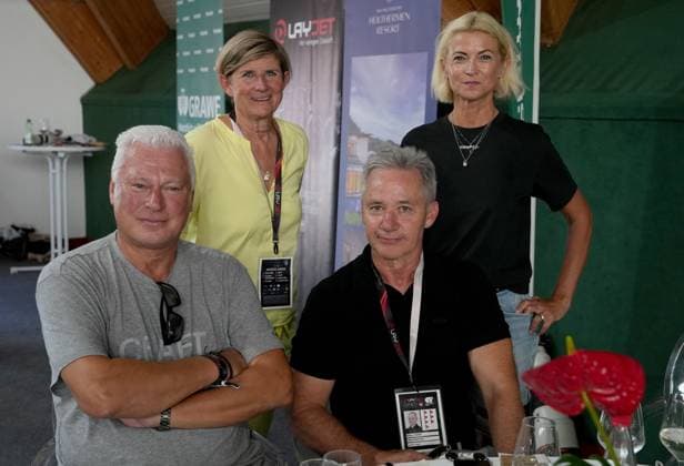 TENNIS - ATP, Tennis Herren Layjet Open BAD WALTERSDORF,AUSTRIA,19.SEP.25 - TENNIS - ATP Challenger Tour, Layjet Open. Image shows Toni Polster, president Barbara Muhr (STTV), managing director Rainer Dunst (LAYJET) and Birgit Polster.  GEPAxpictures xMichaelxRiedler