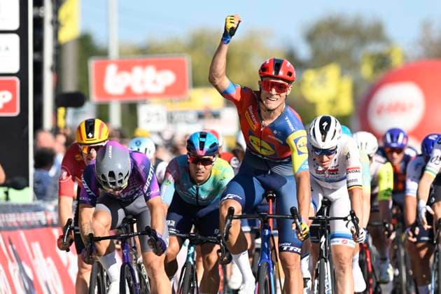 Kampioenschap van Vlaanderen 2025 Cycling Race KOOLSKAMP, BELGIUM - SEPTEMBER 19 : Milan Jonathan (ITA) of Lidl - Trek wins the sprint, second place for Groenewegen Dylan (NED) of Team Jayco AlUla, third place for Merlier Tim (BEL) of Soudal Quick-Step during the 109th edition of Kampioenschap van Vlaanderen an UCI Class 1.1 one day cycling road race for Men Elite of 180 km with start in Koolskamp and finish in Koolskamp on September 19, 2025 in Koolskamp, Belgium, 19 09 2025 Koolskamp Belgium  Copyright: xNicoxVereeckenx