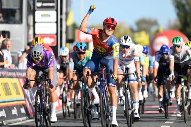 Kampioenschap van Vlaanderen 2025 Cycling Race KOOLSKAMP, BELGIUM - SEPTEMBER 19 : Milan Jonathan (ITA) of Lidl - Trek wins the sprint, second place for Groenewegen Dylan (NED) of Team Jayco AlUla, third place for Merlier Tim (BEL) of Soudal Quick-Step during the 109th edition of Kampioenschap van Vlaanderen an UCI Class 1.1 one day cycling road race for Men Elite of 180 km with start in Koolskamp and finish in Koolskamp on September 19, 2025 in Koolskamp, Belgium, 19 09 2025 Koolskamp Belgium  Copyright: xNicoxVereeckenx