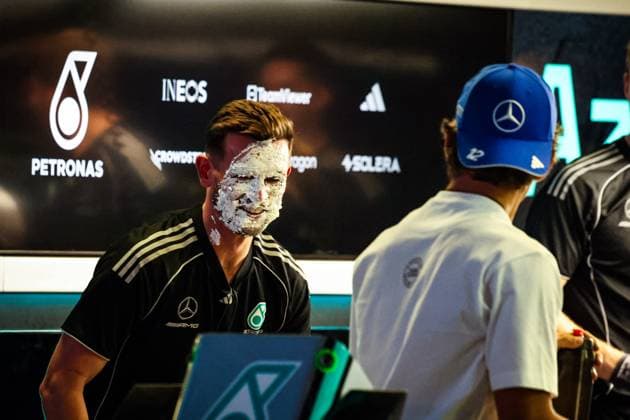 F1 - AZERBAIJAN GRAND PRIX 2025 Mechanic getting a cake in the face by KIMI ANTONELLI Andrea (ita), Mercedes AMG F1 Team W16, portrait, during the 2025 Formula 1 Qatar Airways Azerbaijan Grand Prix, 17th round of the 2025 FIA Formula One World Championship, WM, Weltmeisterschaft from September 19 to 21, 2025 on the Baku City Circuit, in Baku, Azerbaijan - BakuAzerbaijan  Copyright: xFLORENTxGOODENx