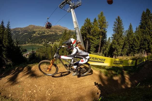 Whoop UCI Mountainbikeworldcup Downhill Lenzerheide NEWKIRK Anna FRAMEWORKS RACING 5DEVat Whoop UCI Mountainbikeworldcup Downhill Lenzerheide, 19 09 2025,in Lenzerheide,SUI Foto Sebastian Sternemannat Whoop UCI Mountainbikeworldcup Downhill Lenzerheide, 19 09 2025,in Lenzerheide,SUI Foto Sebastian Sternemann