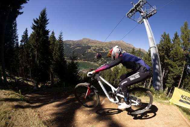 Whoop UCI Mountainbikeworldcup Downhill Lenzerheide NICOLE Myriam COMMENCAL MUC OFF BY RIDING ADDICTIONat Whoop UCI Mountainbikeworldcup Downhill Lenzerheide, 19 09 2025,in Lenzerheide,SUI Photo Sebastian Sternemannat Whoop UCI Mountainbikeworldcup Downhill Lenzerheide, 19 09 2025,in Lenzerheide,SUI Photo Sebastian Sternemann