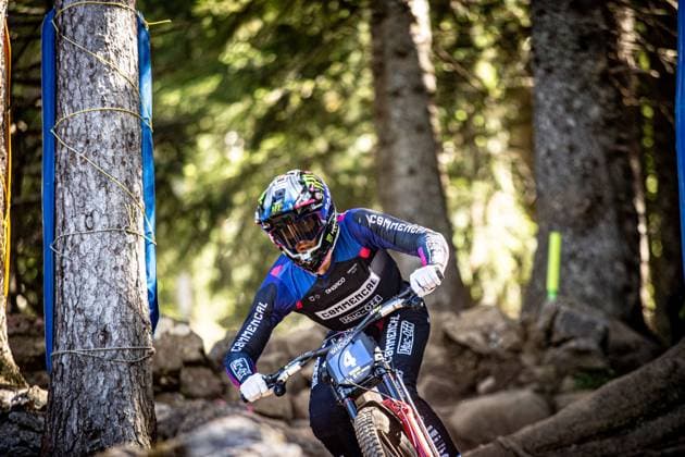 Whoop UCI Mountainbikeworldcup Downhill Lenzerheide PIERRON Amaury COMMENCAL MUC OFF BY RIDING ADDICTIONat Whoop UCI Mountainbikeworldcup Downhill Lenzerheide, 19 09 2025,in Lenzerheide,SUI Foto Sebastian Sternemannat Whoop UCI Mountainbikeworldcup Downhill Lenzerheide, 19 09 2025,in Lenzerheide,SUI Foto Sebastian Sternemann