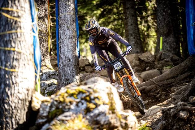 Whoop UCI Mountainbikeworldcup Downhill Lenzerheide WAYMAN Luke CONTINENTAL ATHERTONat Whoop UCI Mountainbikeworldcup Downhill Lenzerheide, 19 09 2025,in Lenzerheide,SUI Photo Sebastian Sternemannat Whoop UCI Mountainbikeworldcup Downhill Lenzerheide, 19 09 2025,in Lenzerheide,SUI Photo Sebastian Sternemann