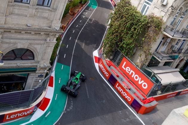 Formula 1 Qatar Airways Azerbaijan Grand Prix 2025 Laurent LEFEBVRE OVERTAKE MAXPPP - Baku 19 09 2025 27 HULKENBERG Nico (ger), Stake F1 Team KICK Sauber, actionat the Formula 1 Qatar Airways Azerbaijan Grand Prix 2025, the 17th round of the 2025 FIA Formula 1 World Championship, WM, Weltmeisterschaft at the Baku City Circuit in Baku, Azerbaijan, from 18 to 21 September 2025 Baku Azerbaijan  Copyright: xOVERTAKE MAXPPPxLaurentxLEFEBVREx OVT202509198326 OVT202509198326