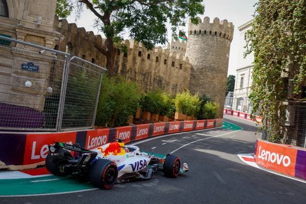 Formula 1 Qatar Airways Azerbaijan Grand Prix 2025 Laurent LEFEBVRE OVERTAKE MAXPPP - Baku 19 09 2025 06 HADJAR Isack (fra), Visa Cash APP Racing Bulls, action at the Formula 1 Qatar Airways Azerbaijan Grand Prix 2025, the 17th round of the 2025 FIA Formula 1 World Championship, WM, Weltmeisterschaft at the Baku City Circuit in Baku, Azerbaijan, from 18 to 21 September 2025 Baku Azerbaijan  Copyright: xOVERTAKE MAXPPPxLaurentxLEFEBVREx OVT202509198378 OVT202509198378