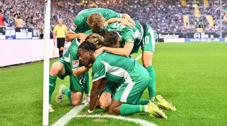19 09 2025 Soccer Season 2025 2026 2 Soccer Bundesliga 06 Matchday DSC Arminia Bielefeld SpVgg Greuther Fürth Kleeblatt Sportfoto Zink xwoxzix DFL regulations prohibit any use of photographs as image sequences and or quasi video only for editorial use Torjubel Jubel Freude nach Treffer Torschuß zum 0 1 durch Noel Futkeu 9, SpVgg Greuther Fürth