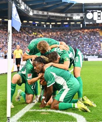 19 09 2025 Soccer Season 2025 2026 2 Soccer Bundesliga 06 Matchday DSC Arminia Bielefeld SpVgg Greuther Fürth Kleeblatt Sportfoto Zink xwoxzix DFL regulations prohibit any use of photographs as image sequences and or quasi video only for editorial use Torjubel Jubel Freude nach Treffer Torschuß zum 0 1 durch Noel Futkeu 9, SpVgg Greuther Fürth