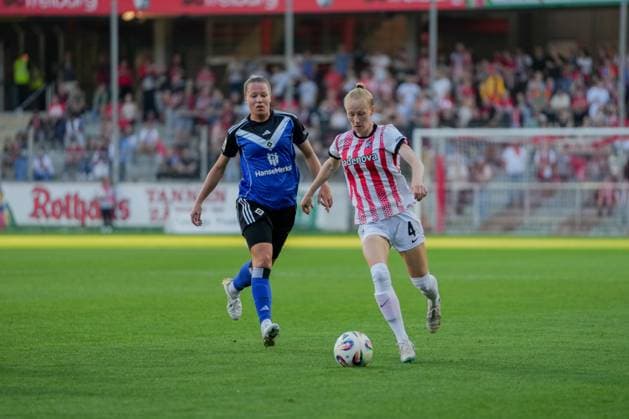 Google Pixel Womens Bundesliga SC Freiburg vs Hamburger SV, 19 09 2025 Meret Felde SC Freiburg, 4 Google Pixel Womens Bundesliga SC Freiburg vs Hamburger SV, Dreisamstadion, 19 09 2025 DFB DFL REGULATIONS PROHIBIT ANY USE OF PHOTOGRAPHS AS IMAGE SEQUENCES AND OR QUASI VIDEO Copyright: xBEAUTIFULxSPORTS Boscox