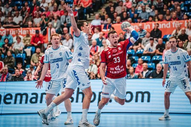 HBL HSV Hamburg vs TBV Lemgo Lippe, 19 09 25 Moritz Sauter HSV Hamburg, 33 on the ball HBL HSV Hamburg vs TBV Lemgo Lippe on 19 09 2025 at Sporthalle Hamburg, Hamburg Copyright: xBEAUTIFULxSPORTS Tonhäuserx