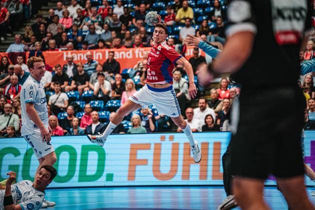 HBL HSV Hamburg vs TBV Lemgo Lippe, 19 09 25 Nicolaj Jørgensen HSV Hamburg, 11 throws HBL HSV Hamburg vs TBV Lemgo Lippe on 19 09 2025 at Sporthalle Hamburg, Hamburg Copyright: xBEAUTIFULxSPORTS Tonhäuserx
