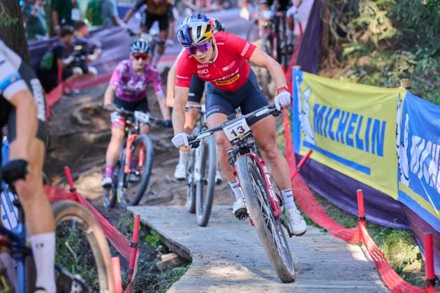 2025 WHOOP UCI Mountain Bike World Series XCC World Cup Women Elite, Lenzerheide, Schweiz Lenzerheide, Schweiz. 19. September 2025. Evie Richards (Trek Factory Racing - Pirelli) während des Cross Country Short Track der Damen Elite an den WHOOP UCI Mountain Bike World Series 2025 in Lenzerheide.