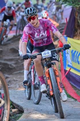 2025 WHOOP UCI Mountain Bike World Series XCC World Cup Women Elite, Lenzerheide, Schweiz Lenzerheide, Schweiz. 19. September 2025. Ronja Blöchlinger während des Cross Country Short Track der Damen Elite an den WHOOP UCI Mountain Bike World Series 2025 in Lenzerheide.