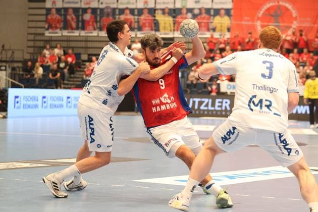 Handball Daikin Handball Bundesliga 2025 2026 Handball Sport Verein Hamburg vs TBV Lemgo Frederik Simak Lemgo ,Jacob Arenth Lassen Hamburg ,Nicolai Theilinger Lemgo , Sporthalle Hamburg Hamburg