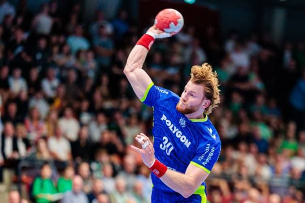 Tim Kiesler VfL Gummersbach, 30 in goal throw GER, GWD Minden vs VfL Gummersbach, Handball, 1 Bundesliga, Matchday 5, Season 2025 2026, 19 09 2025 GER, GWD Minden vs VfL Gummersbach, Handball, 1 Bundesliga, Matchday 5, Season 2025 2026, 19 09 2025 Luebbecke Copyright: xEibner-Pressefoto JanxRollingerx EP_JSK