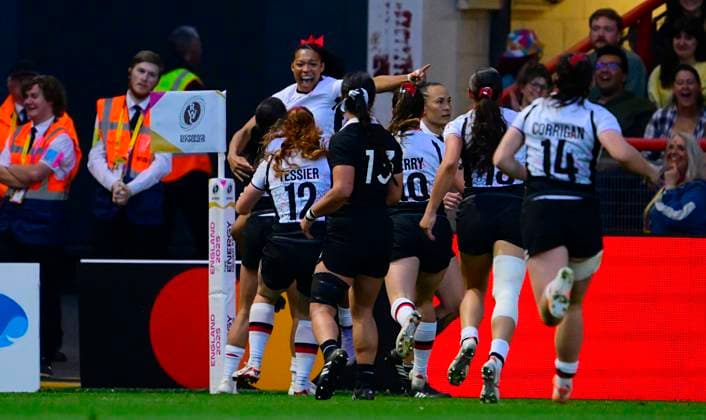 New Zealand v Canada, Bristol, UK - 19 Sept 2025 Asia Hogan-Rochester of Canada goes over for a try during the Women s Rugby World Cup 2025 Semi-final match between New Zealand and Canada at Ashton Gate Stadium, Bristol, England United Kingdom on September 19, 2025 in Exeter, England. (Photo by Phil Mingo PPAUK) Bristol Ashton Gate Stadium GBR Copyright: xPhilxMingo PPAUKx PPA-215239