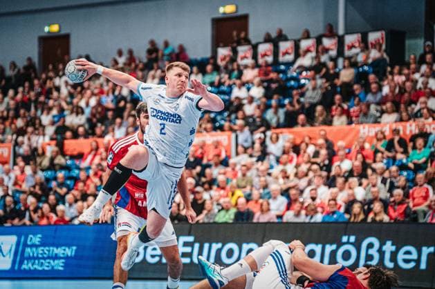 HBL HSV Hamburg vs TBV Lemgo Lippe, 19 09 25 Lukas Hutecek TBV Lemgo Lippe, 2 throws HBL HSV Hamburg vs TBV Lemgo Lippe on 19 09 2025 at Sporthalle Hamburg, Hamburg Copyright: xBEAUTIFULxSPORTS Tonhäuserx