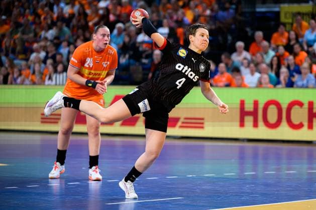 Eindhoven handball womens national match Netherlands Germany Alina Grijseels Germany at the seven-meter Eindhoven Netherlands