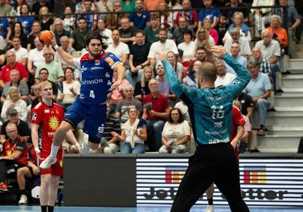 Tim Matthes HBW Balingen Weilstetten, 04 on goal throw, HBW Balingen Weilstetten vs TuS N Luebbecke, Handball, 2 Bundesliga, Matchday 4, Season 2025 2026, 19 09 2025 Eibner Pressefoto Andreas Ulmer HBW Balingen Weilstetten vs TuS N Luebbecke, Handball, 2 Bundesliga, Matchday 4, Season 2025 2026, 19 09 2025 Balingen Copyright: xEibner-Pressefoto AndreasxUlmerx EP_AUR