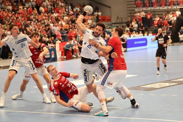 Handball Daikin Handball Bundesliga 2025 2026 Handball Sport Verein Hamburg vs TBV Lemgo Joel Joï¿½Willecke Lemgo ,Elias Kofler Hamburg ,Einar Olafsson Hamburg ,Tim Suton Lemgo ,Andreas Magaard Hamburg ,Sporthalle Hamburg Hamburg