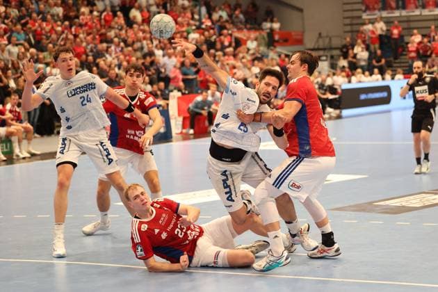 Handball Daikin Handball Bundesliga 2025 2026 Handball Sport Verein Hamburg vs TBV Lemgo Joel Joï¿½Willecke Lemgo ,Elias Kofler Hamburg ,Einar Olafsson Hamburg ,Tim Suton Lemgo ,Andreas Magaard Hamburg ,Sporthalle Hamburg Hamburg
