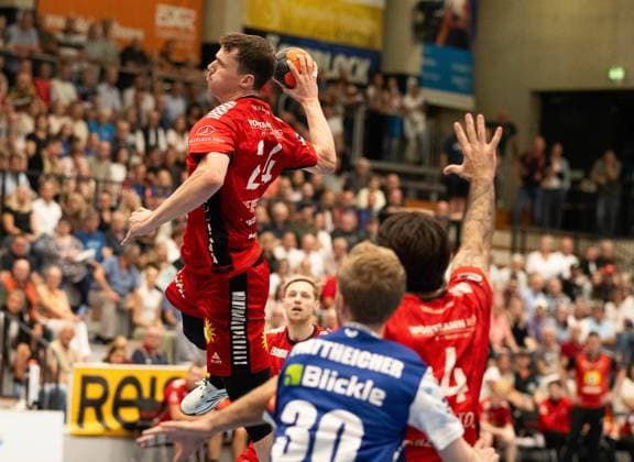 Sven Wesseling TuS N Luebbecke, 24 on throw HBW Balingen Weilstetten vs TuS N Luebbecke, Handball, 2 Bundesliga, Matchday 4, Season 2025 2026, 19 09 2025 Eibner Pressefoto Andreas Ulmer HBW Balingen Weilstetten vs TuS N Luebbecke, Handball, 2 Bundesliga, Matchday 4, Season 2025 2026, 19 09 2025 Balingen Copyright: xEibner-Pressefoto AndreasxUlmerx EP_AUR