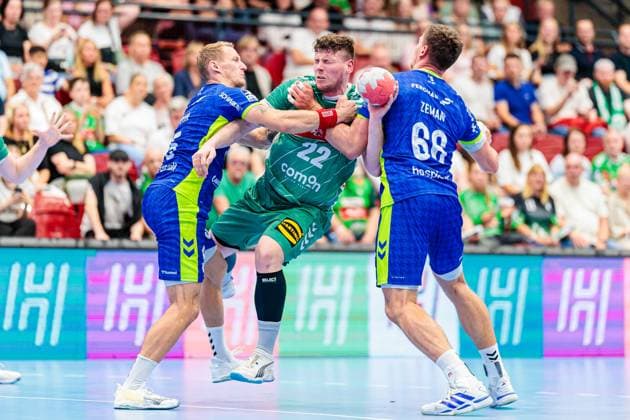 v l Tilen Kodrin VfL Gummersbach, 05 , Philipp Vorlicek GWD Minden, 22 , Stepan Zeman VfL Gummersbach, 66 GER, GWD Minden vs VfL Gummersbach, Handball, 1 Bundesliga, Matchday 5, Season 2025 2026, 19 09 2025 GER, GWD Minden vs VfL Gummersbach, Handball, 1 Bundesliga, Matchday 5, Season 2025 2026, 19 09 2025 Luebbecke Copyright: xEibner-Pressefoto JanxRollingerx EP_JSK