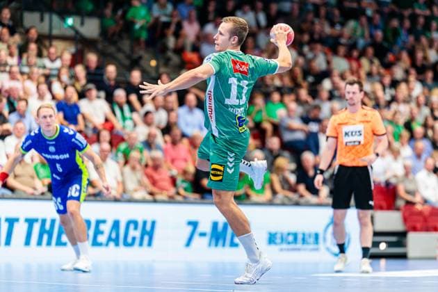 Mats Korte GWD Minden, 11 on seven-meter 7 meter throw GER, GWD Minden vs VfL Gummersbach, Handball, 1 Bundesliga, Matchday 5, Season 2025 2026, 19 09 2025 GER, GWD Minden vs VfL Gummersbach, Handball, 1 Bundesliga, Matchday 5, Season 2025 2026, 19 09 2025 Luebbecke Copyright: xEibner-Pressefoto JanxRollingerx EP_JSK