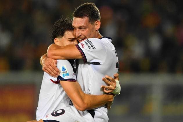 Cagliari s center forward Andrea Belotti (19 Cagliari Calcio) celebrates after scoring the team s first goal during the Serie A Enilive soccer matchday 4 between US Lecce and Cagliari Calcio at the Via del Mare Stadium in Lecce, Italy, Friday, September 19, 2025. (Credit Image: Giovanni Evangelista LaPresse)  Copyright: xGiovannixEvangelista LaPressex