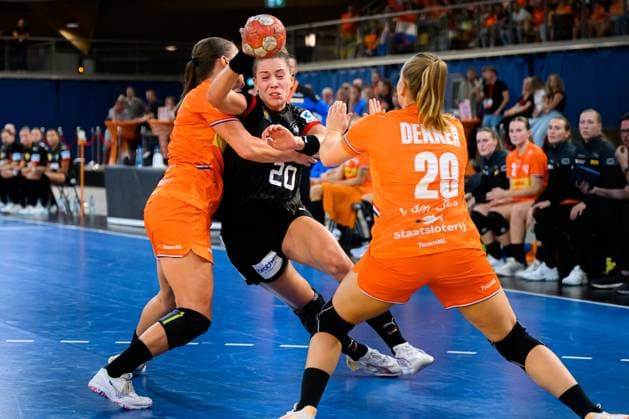Eindhoven Handball Women Laenderspiel Netherlands Germany Emily Vogel Germany , Sarah Dekker Netherlands Eindhoven Netherlands