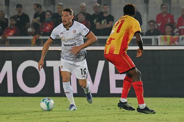 Andrea Belotti (Cagliari Calcio) in action during US Lecce vs Cagliari Calcio, Italian soccer Serie A match in Lecce, Italy, September 19 2025  Copyright: xPasqualexGolia IPAxSportx xipa-agency.netx xx IPA_65260643 IPA_Agency_IPA65260643