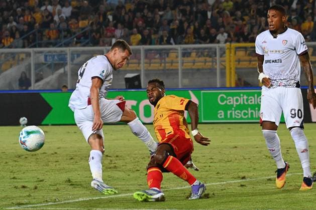 Andrea Belotti (Cagliari Calcio) in action during US Lecce vs Cagliari Calcio, Italian soccer Serie A match in Lecce, Italy, September 19 2025  Copyright: xPasqualexGolia IPAxSportx xipa-agency.netx xx IPA_65261160 IPA_Agency_IPA65261160