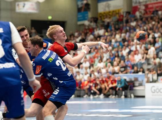 Sven Wesseling TuS N Luebbecke, 24 on throw, HBW Balingen Weilstetten vs TuS N Luebbecke, Handball, 2 Bundesliga, Matchday 4, Season 2025 2026, 19 09 2025 Eibner Pressefoto Andreas Ulmer HBW Balingen Weilstetten vs TuS N Luebbecke, Handball, 2 Bundesliga, Matchday 4, Season 2025 2026, 19 09 2025 Balingen Copyright: xEibner-Pressefoto AndreasxUlmerx EP_AUR