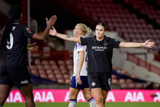 London, England, September 19 2025: Grace Clinton (6 Manchester City) celebrates goal during the Womens Super League game between Tottenham Hotspur and Manchester City at Brisbane Road in London, England. (Photo by Pedro Porru Sports Press Photo SPP) Copyright: xPedroxPorrux xSPPx Sportspressphoto_SPR28581
