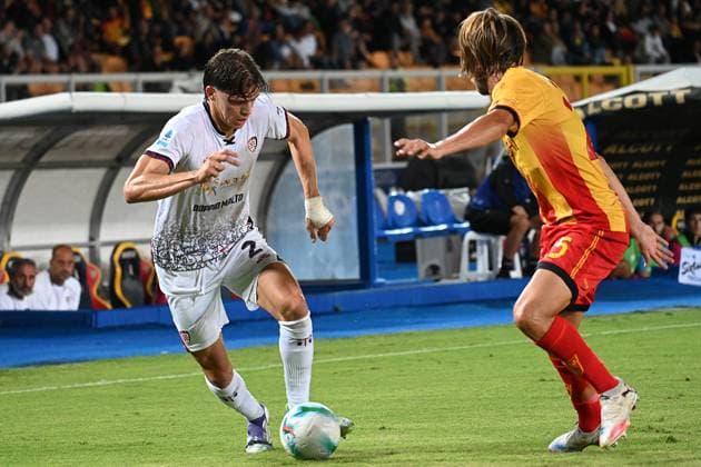 CALCIO - Serie A - US Lecce vs Cagliari Calcio Marco Palestra (Cagliari Calcio) against Gallo Antonino (Us Lecce) during US Lecce vs Cagliari Calcio, Italian soccer Serie A match in Lecce, Italy, September 19 2025 Lecce Italy  Copyright: xIPAxSport ABACAx