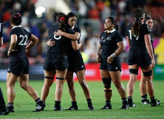 New Zealand full time dejection. New Zealand Black Ferns v Canada, Women™s Rugby World Cup Semi Final match at Ashton Gate Stadium, Bristol, England on Friday 19 September 2025. Photo credit: Matthew Impey Bristol United Kingdom Copyright: xx