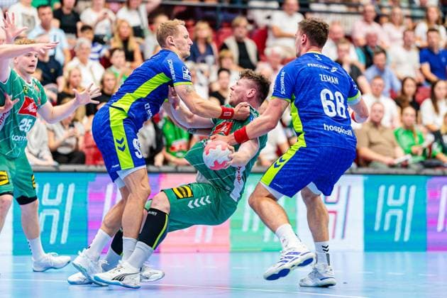 v l Tilen Kodrin VfL Gummersbach, 05 , Philipp Vorlicek GWD Minden, 22 , Stepan Zeman VfL Gummersbach, 66 GER, GWD Minden vs VfL Gummersbach, Handball, 1 Bundesliga, Matchday 5, Season 2025 2026, 19 09 2025 GER, GWD Minden vs VfL Gummersbach, Handball, 1 Bundesliga, Matchday 5, Season 2025 2026, 19 09 2025 Luebbecke Copyright: xEibner-Pressefoto JanxRollingerx EP_JSK