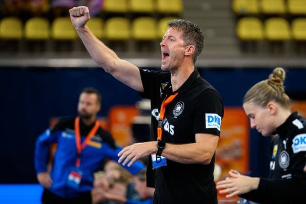 Eindhoven Handball Women Laenderspiel Netherlands Germany Coach Markus Gaugisch Germany Cheers Joy Emotion Eindhoven Netherlands