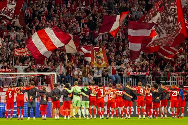 17 09 2025, Football UEFA Champions League 2025 2026 Matchday 1, FC Bayern Munich FC Chelsea, in the Allianz Arena Munich Bayerns final cheer after the match