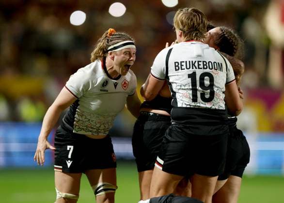 Canada players celebrate victory. New Zealand Black Ferns v Canada, Women™s Rugby World Cup Semi Final match at Ashton Gate Stadium, Bristol, England on Friday 19 September 2025. Photo credit: Matthew Impey Bristol United Kingdom Copyright: xx