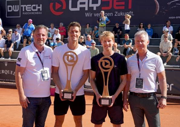 TENNIS - ATP, Tennis Herren Layjet Open BAD WALTERSDORF,AUSTRIA,20.SEP.25 - TENNIS - ATP Challenger Tour, Layjet Open. Image shows tournament director Sascha Freitag, Nino Serdarusic (CRO), David Pichler (AUT) and managing director Rainer Dunst (LAYJET).  GEPAxpictures xMichaelxRiedler