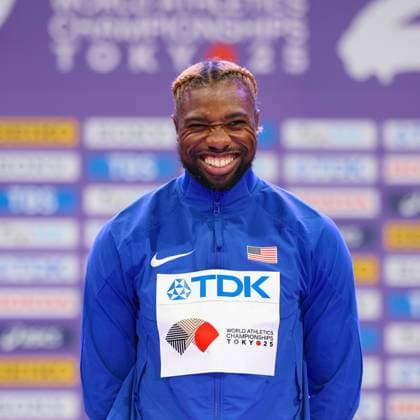 September 20, 2025, Shinjuku, Tokyo, Japan: NOAH LYLES of USA celebrates with his Gold Medal in the Men s 200m Medal Ceremony at the Tokyo 2025 World Athletics Championships in Tokyo, Japan Shinjuku Japan - ZUMAc179 20250920_zep_c179_016 Copyright: xMickaelxChavetx