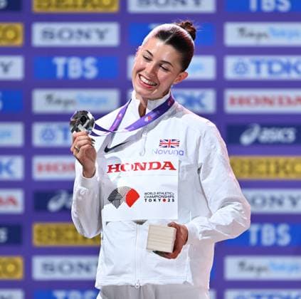 World Athletics Championships Tokyo 2025, Day 8 TOKYO, JAPAN - SEPTEMBER 20: Silver medalist Amy Hunt of Team Great Britain attends on the podium during the Women s 200 Metres medal ceremony on day eight of the World Athletics Championships Tokyo 2025 at National Stadium in Tokyo, Japan on September 20, 2025. Mustafa Yalcin Anadolu Tokyo Japan. Editorial use only. Please get in touch for any other usage.  Copyright: x2025xAnadoluxMustafaxYalcinx