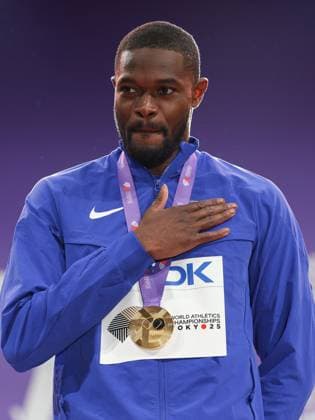 September 20, 2025, Shinjuku, Tokyo, Japan: RAI BENJAMIN of USA celebrates with his Gold Medal in the Men s 400m Hurdles Medal Ceremony at the Tokyo 2025 World Athletics Championships in Tokyo, Japan Shinjuku Japan - ZUMAc179 20250920_zep_c179_028 Copyright: xMickaelxChavetx