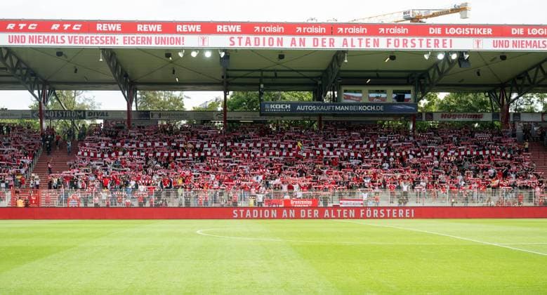 Soccer, Women, Season 2025 2026, Google Pixel Women Bundesliga 3 Matchday , 1 FC Union Berlin SGS Essen, Fans of 1 FC Union on the Gegengerade, 20 09 2025, Copyright: xMatthiasxKochx